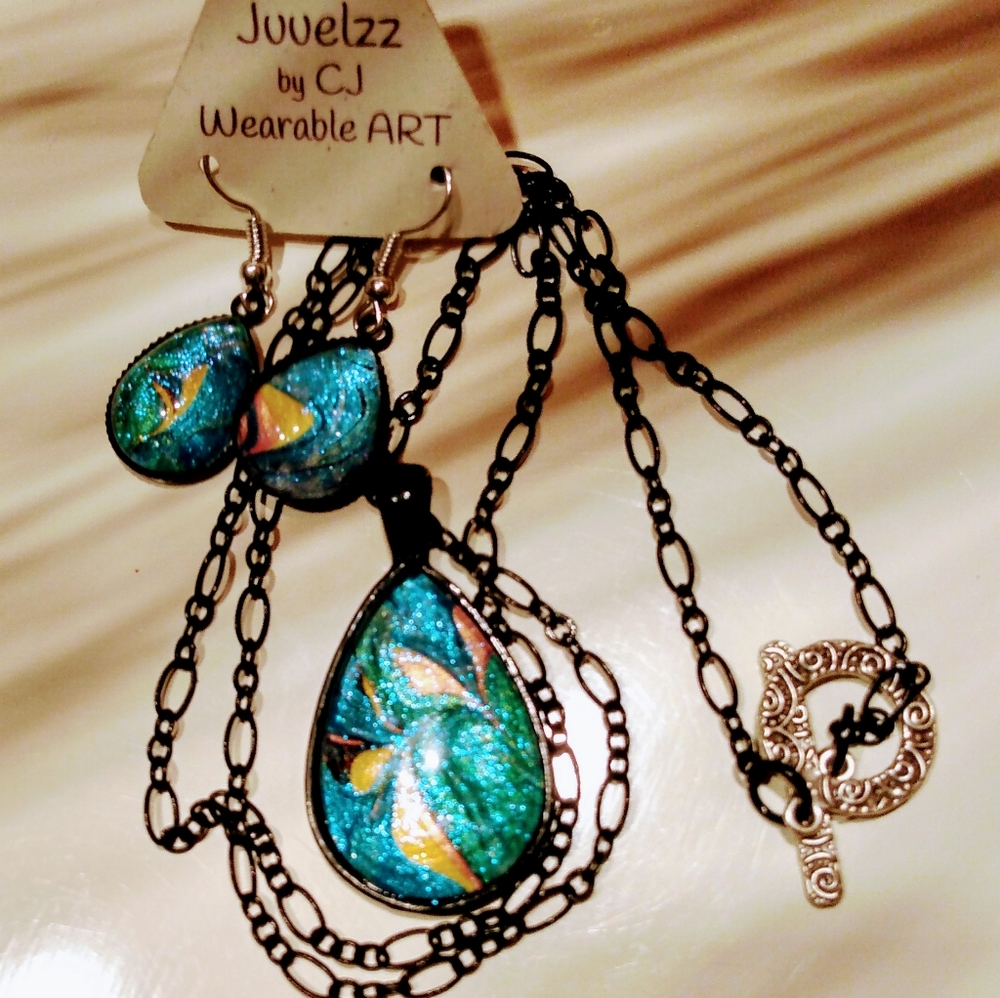 Jewelry Necklace and matching earrings